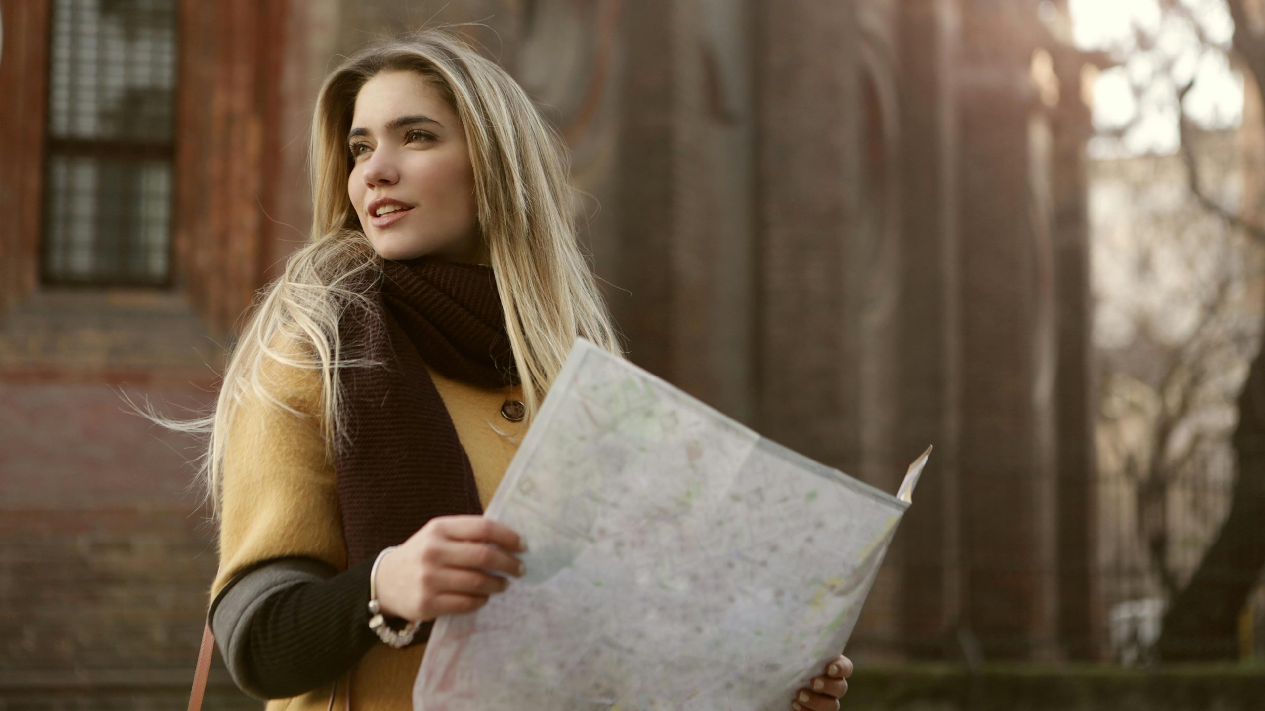ospite con guida locale della città